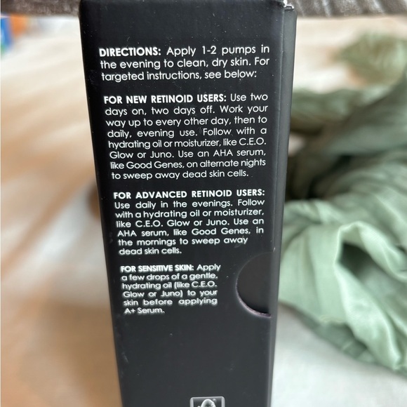 Sunday Riley A+ High-Dose Retinoid Serum – Anti-Aging Treatment for fine lines - Picture 2 of 7